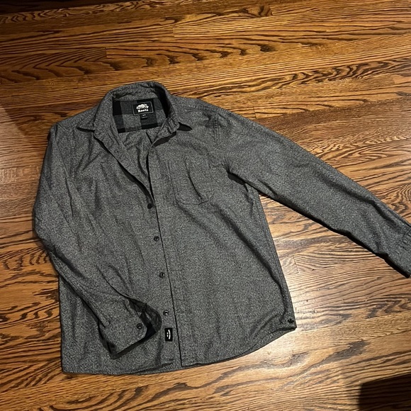 Roots grey men’s button down - Picture 2 of 5